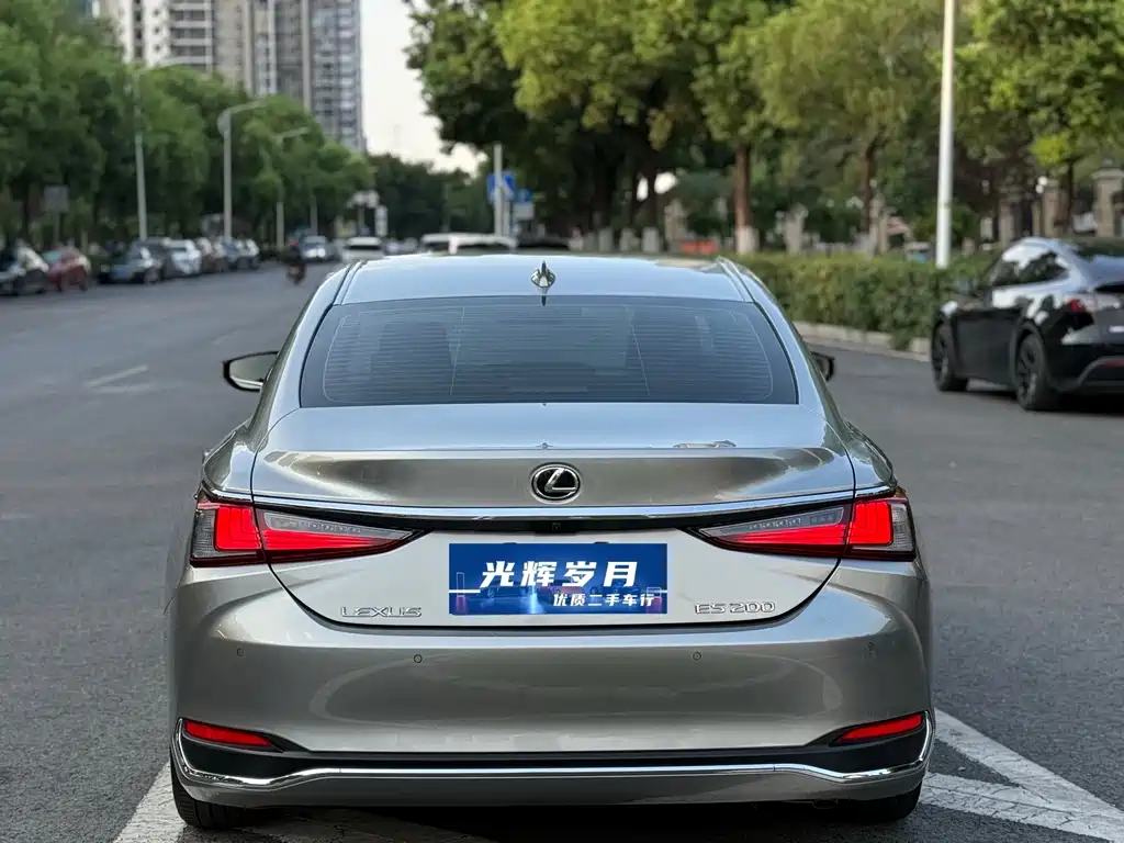 Lexus ES — миниатюра 23