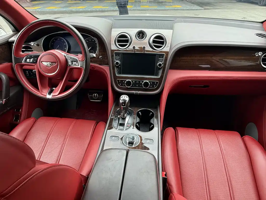 Bentley Bentayga — миниатюра 7