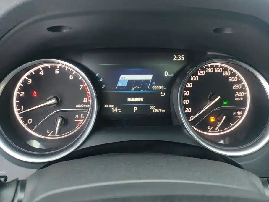 Toyota Camry — миниатюра 14