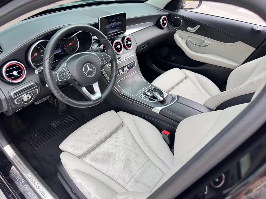 Mercedes-Benz C-Class — миниатюра 12