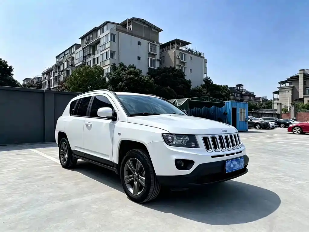 Jeep Compass (Import) — миниатюра 3