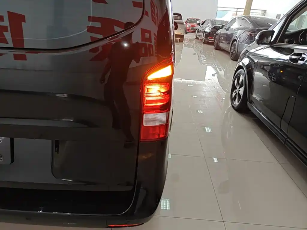 Mercedes-Benz Vito — миниатюра 8