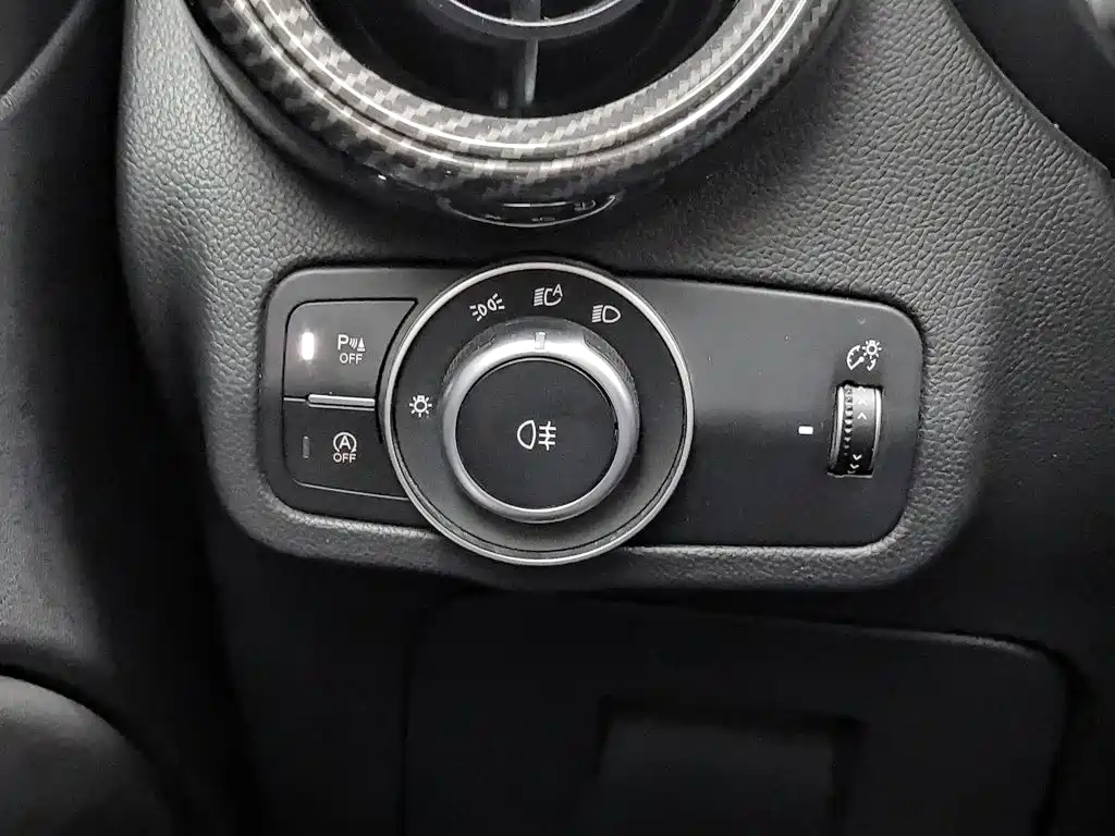 Alfa Romeo Stelvio — миниатюра 21