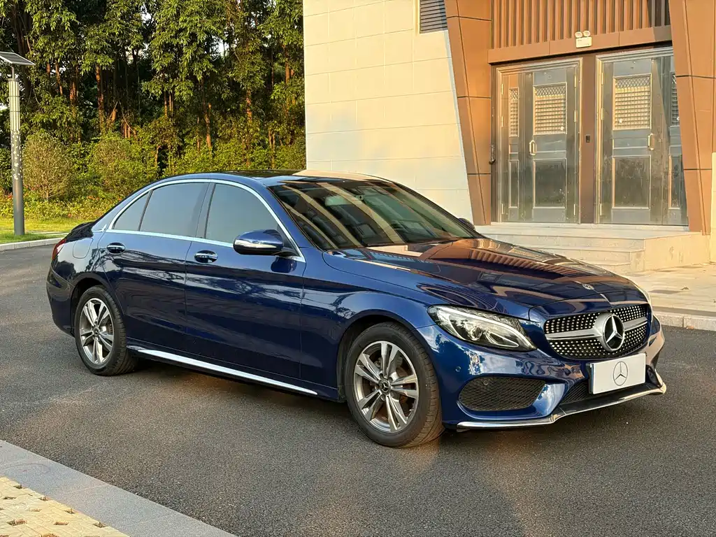 Mercedes-Benz C-Class — миниатюра 8