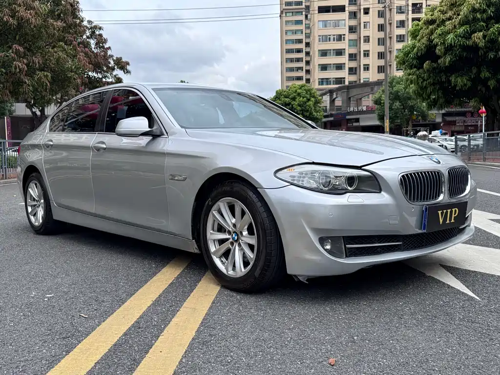 BMW 5 Series — миниатюра 3