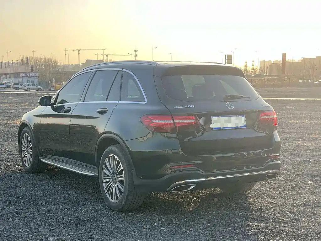 MERCEDES-BENZ GLC