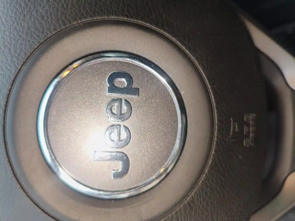 Jeep Cherokee — миниатюра 9