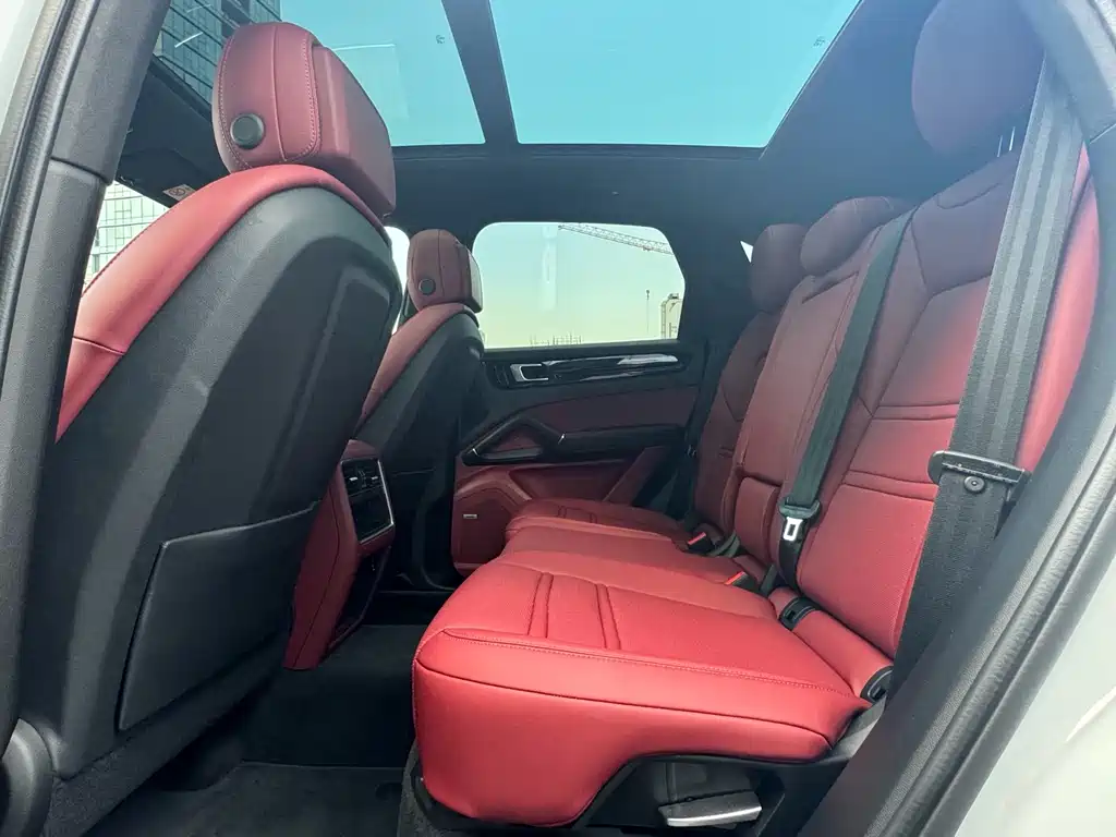 Porsche Cayenne — миниатюра 9
