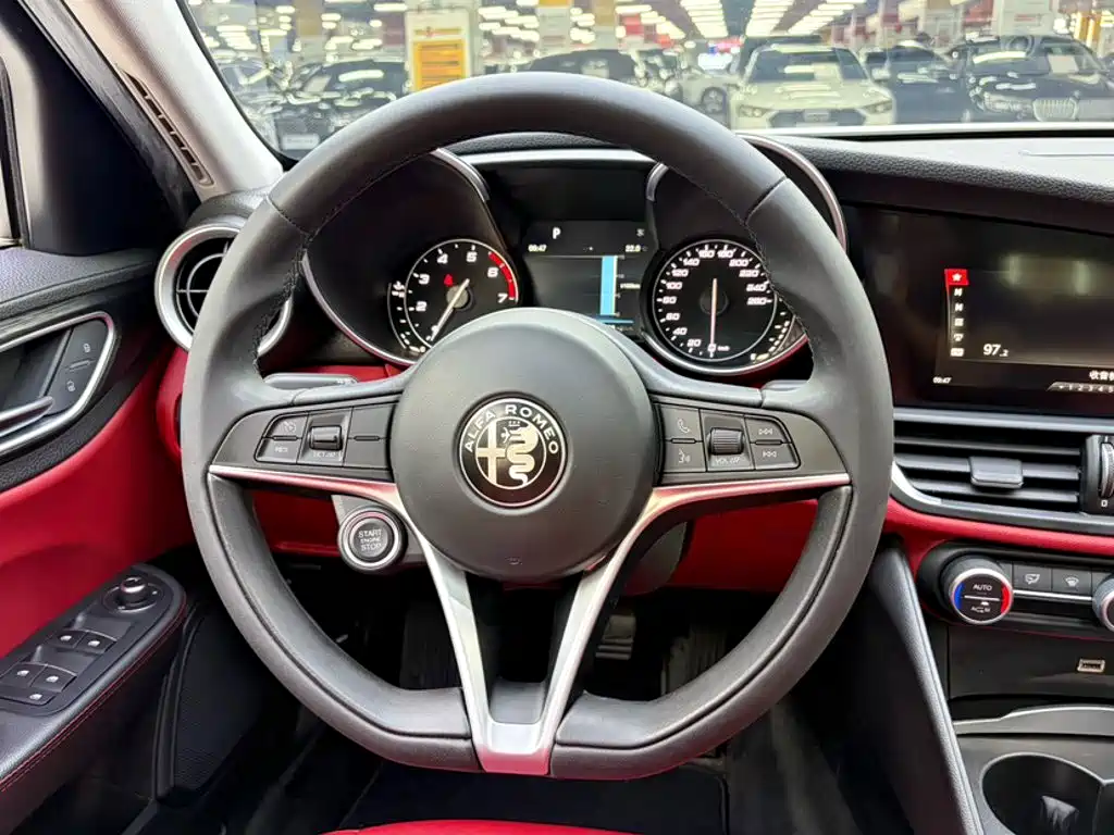 Alfa Romeo Giulia — миниатюра 17