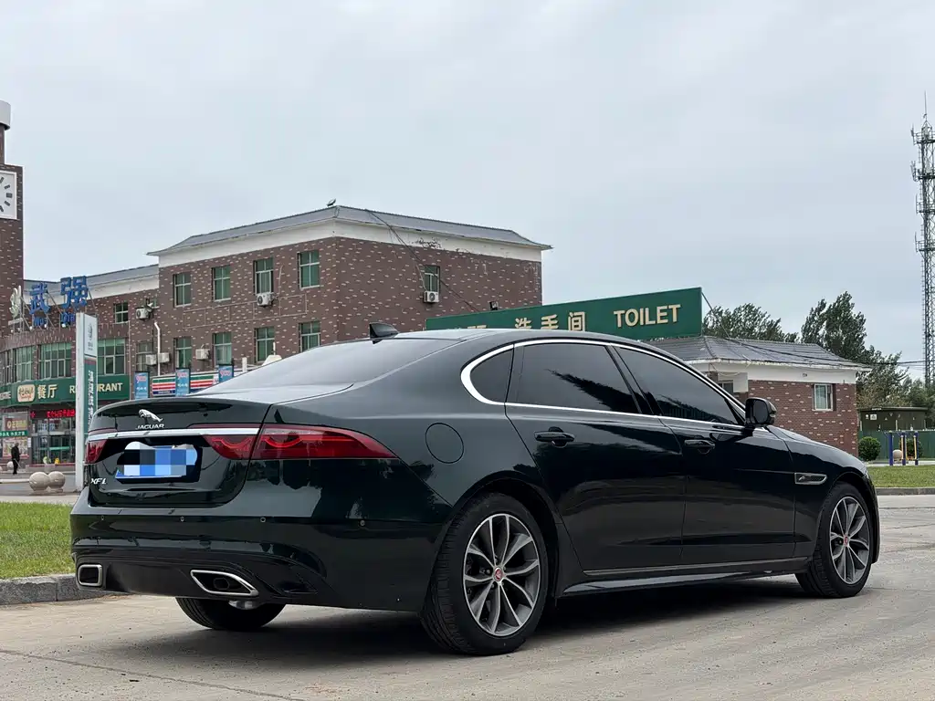 Jaguar XFL — миниатюра 4