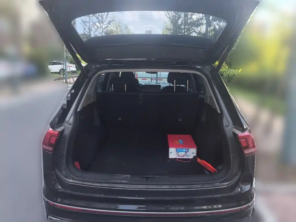Volkswagen Tiguan L — миниатюра 10