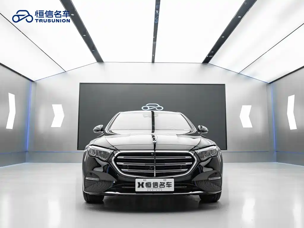 Mercedes-Benz E-Class — миниатюра 2