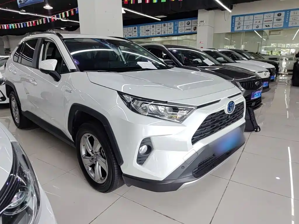 Toyota RAV4 — миниатюра 4
