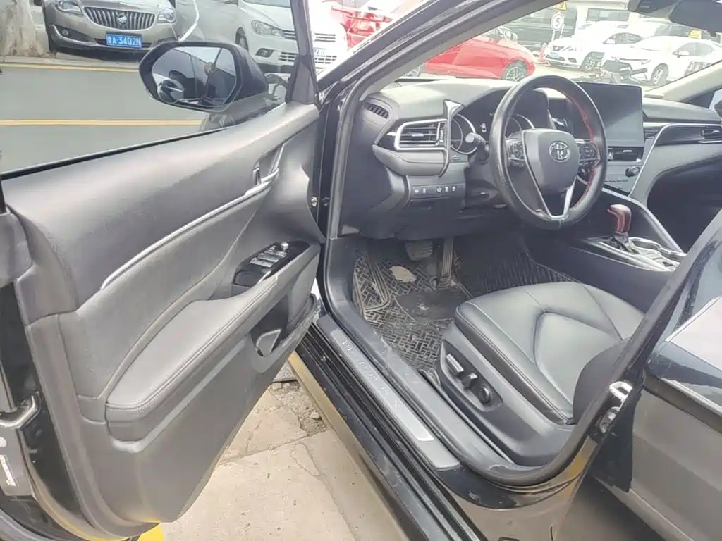 Toyota Camry — миниатюра 16
