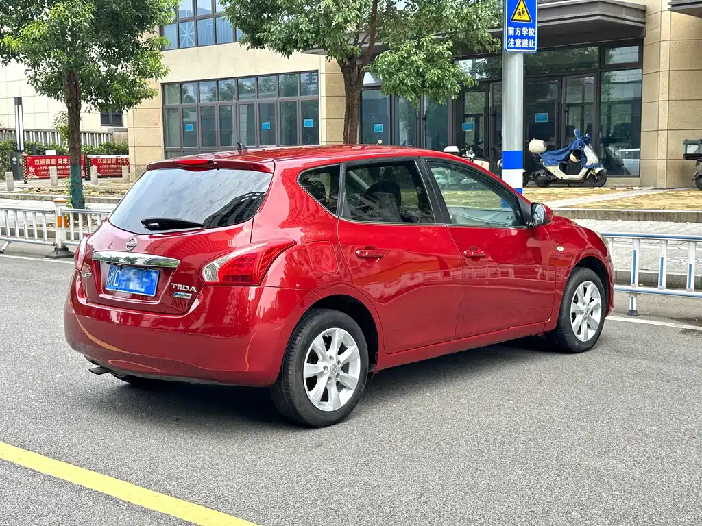 Nissan Tiida 1.6L CVT Cool Coffee Edition, фото 14