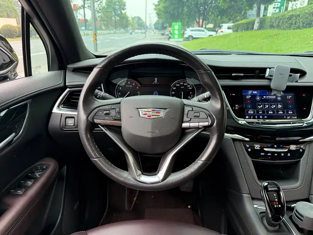 Cadillac XT6 — миниатюра 14