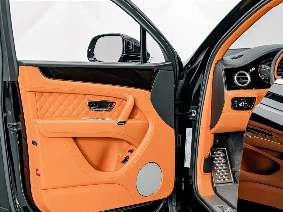 Bentley Bentayga — миниатюра 17