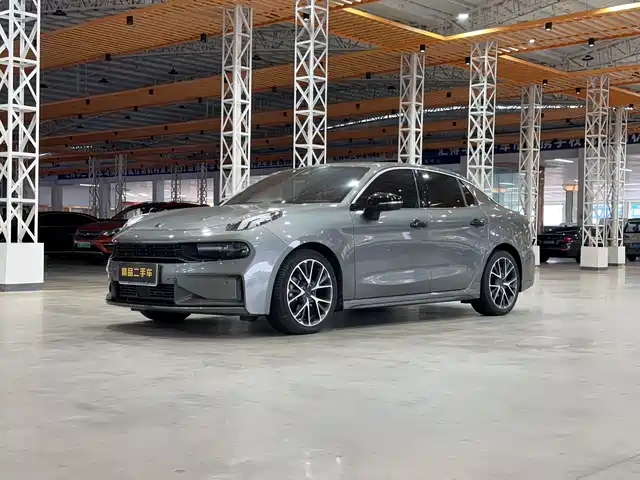2021 Lynk & Co 03