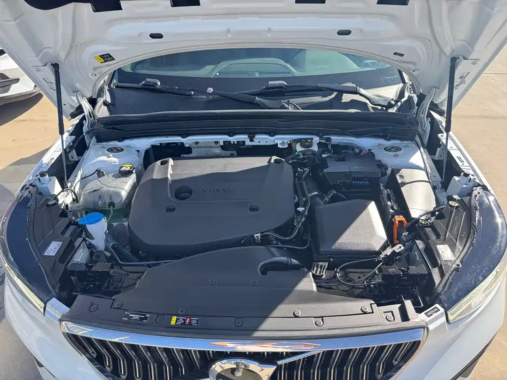 Volvo XC40 — миниатюра 8
