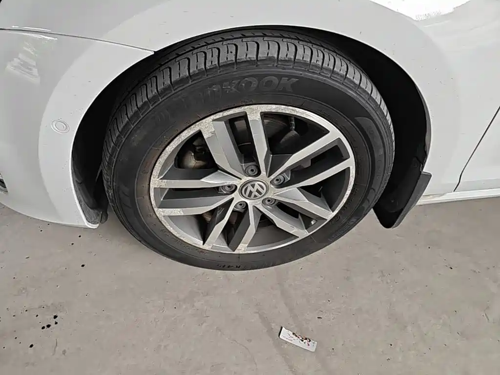 Volkswagen Golf — миниатюра 23