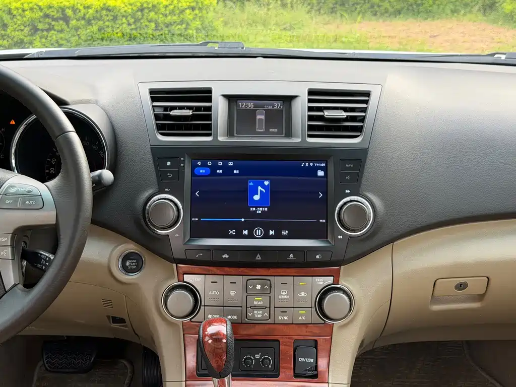Toyota Highlander (Import) — миниатюра 12