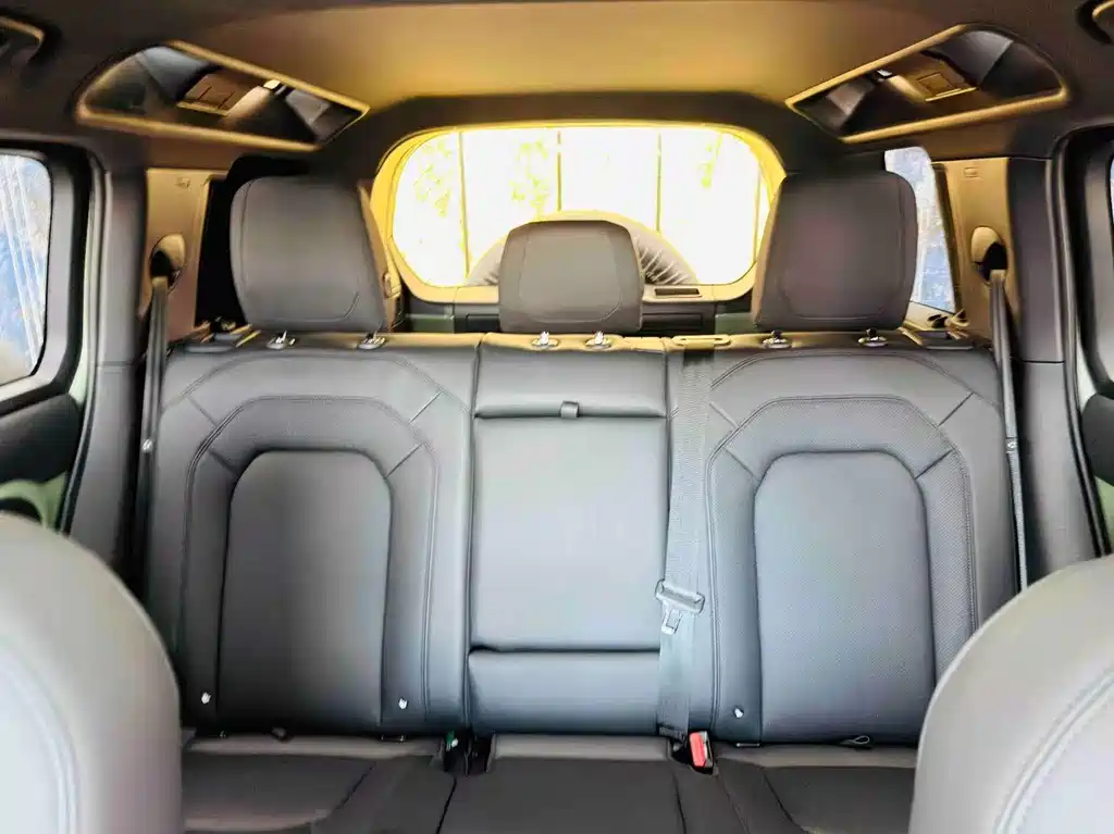 Land Rover Defender — миниатюра 11