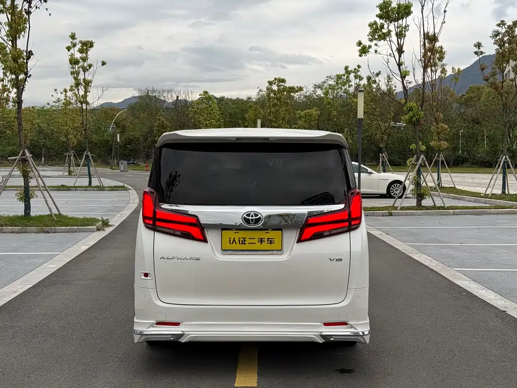 Toyota Alphard 2018 3.5L