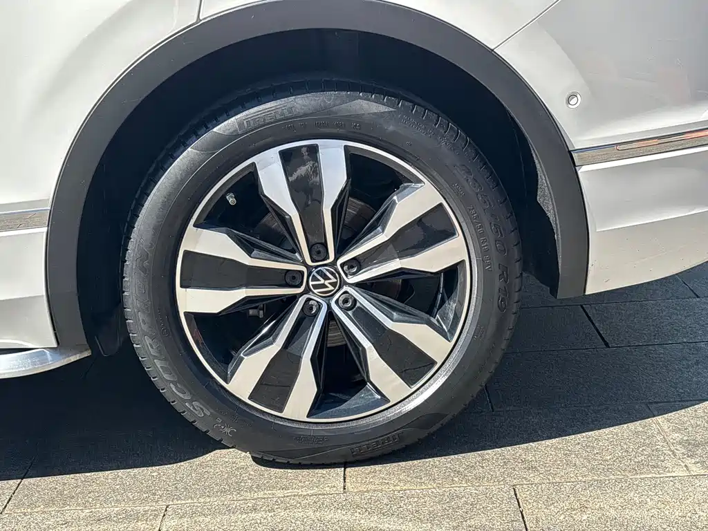 Volkswagen Tiguan L — миниатюра 27