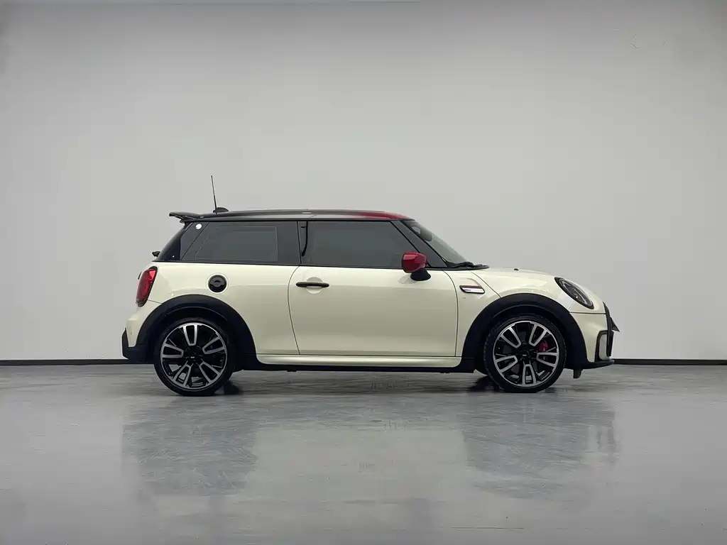 Mini JCW 2023 2.0T JOHN COOPER WORKS Pat Moss