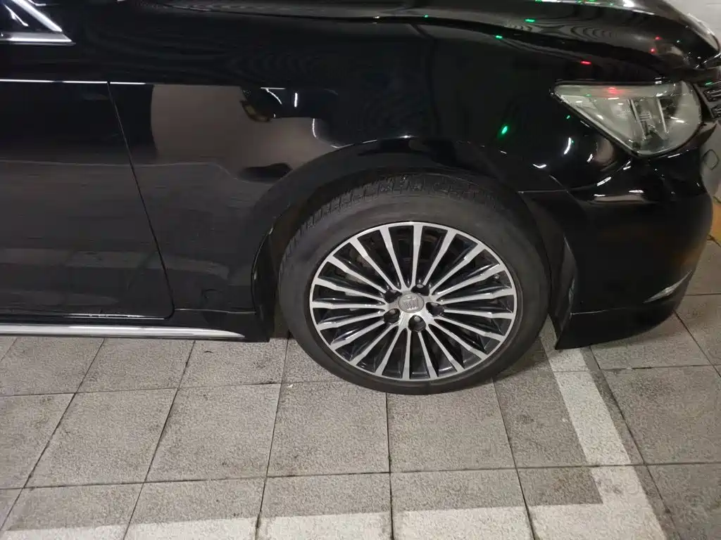 Toyota Crown — миниатюра 24