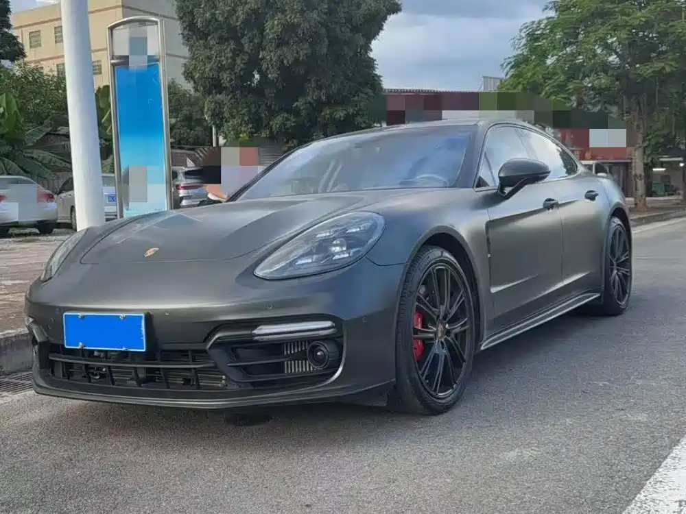 PORSCHE PANAMERA