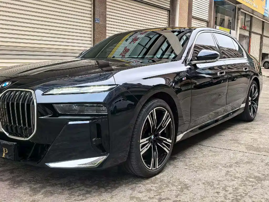 BMW 7 SERIES