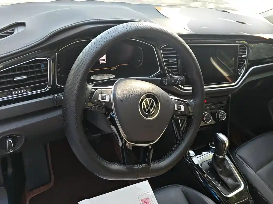 Volkswagen T-Roc — миниатюра 15