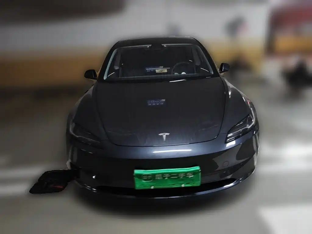 Tesla Model 3 — миниатюра 2