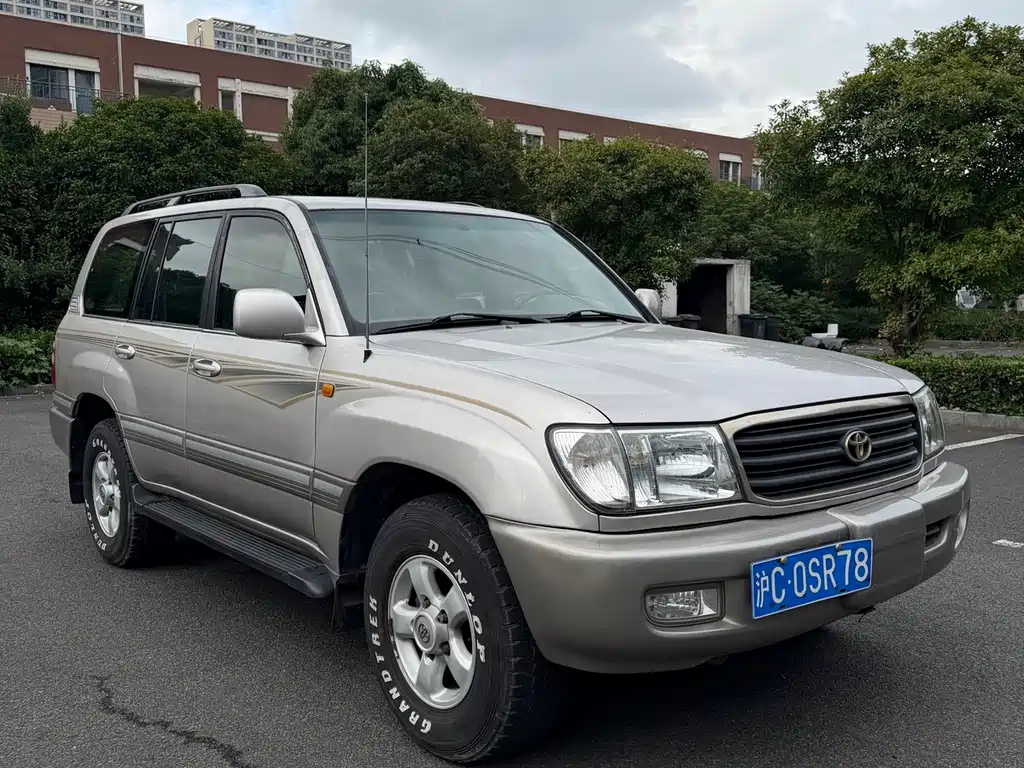 Toyota Land Cruiser 2001 4.7L AT