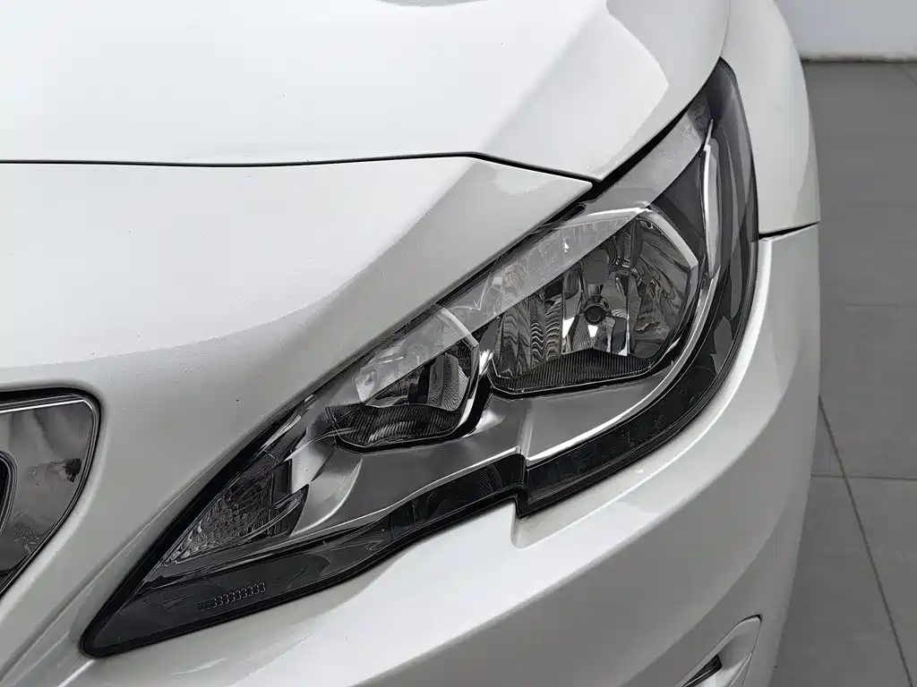 Peugeot 408 — миниатюра 7