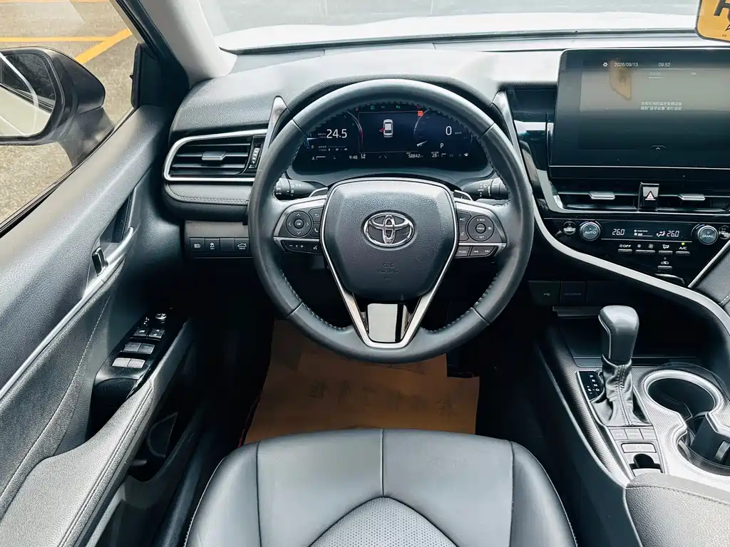 Toyota Camry — миниатюра 21