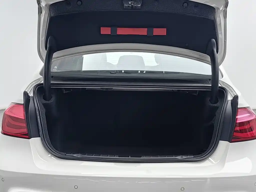 BMW 3 Series — миниатюра 16