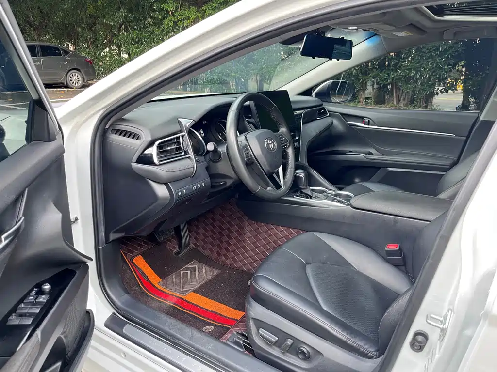 Toyota Camry — миниатюра 7
