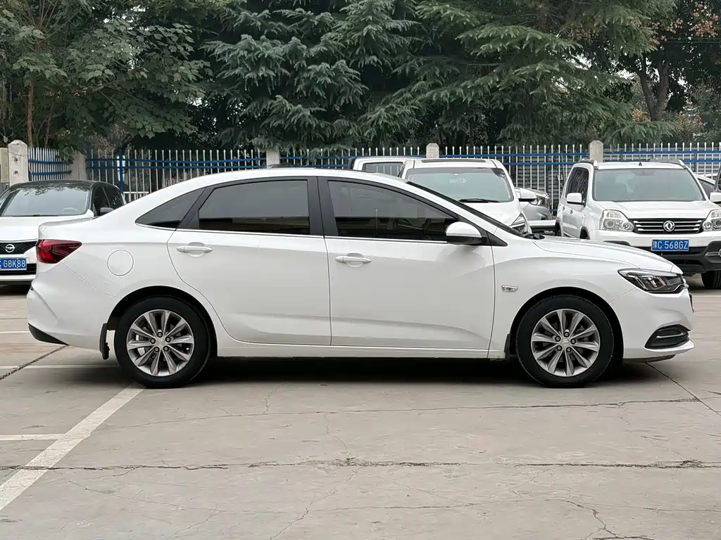 Chevrolet Monza — миниатюра 16