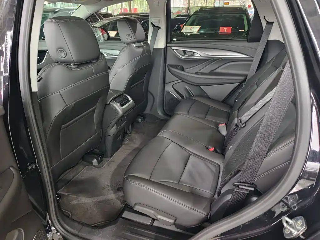 Buick Enclave — миниатюра 2