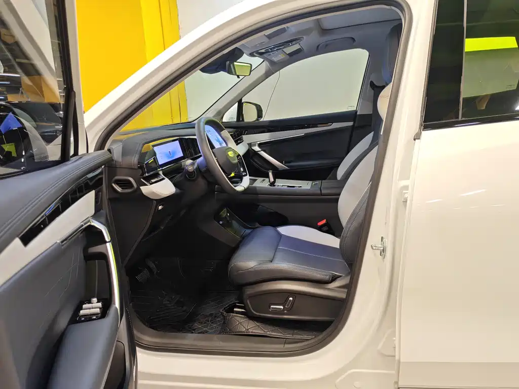 GEELY AUTOMOBILE BOYUE L