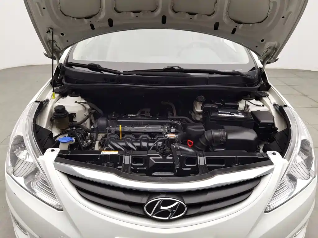Hyundai Verna — миниатюра 6