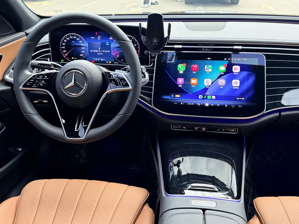 Mercedes-Benz E-Class — миниатюра 8