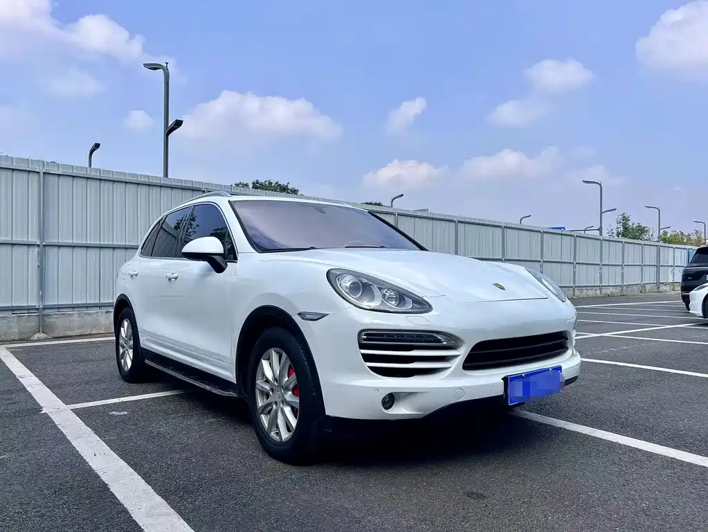 Porsche Cayenne — миниатюра 3