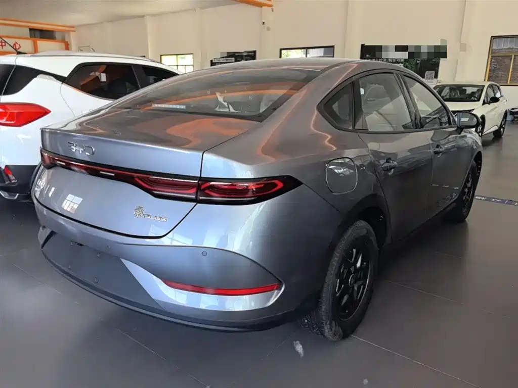 BYD Qin Plus PLUS 2025 DM-i Smart Drive 128KM