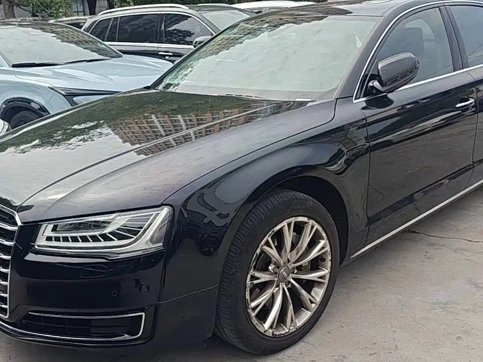 Купить Audi A8