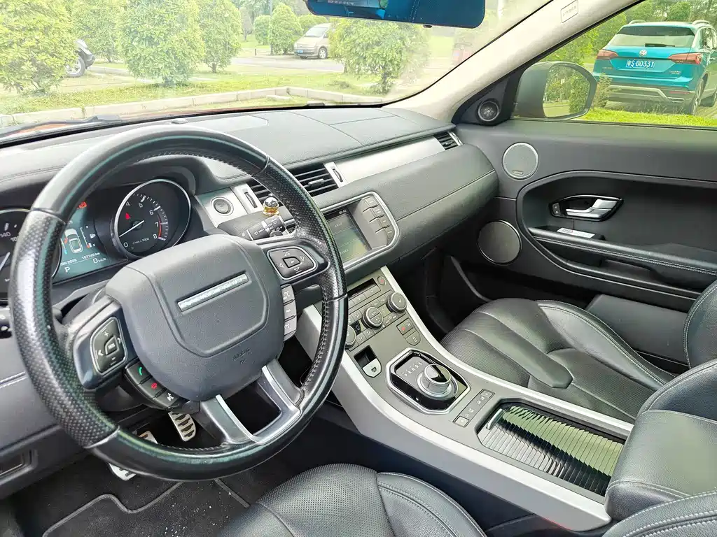 Land Rover Evoque — миниатюра 13