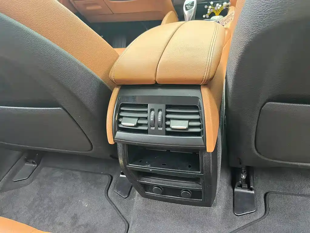 BMW X6 — миниатюра 9