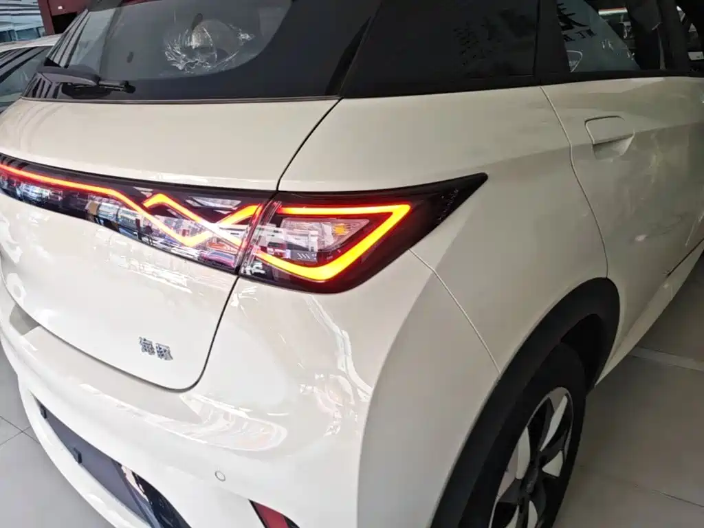 BYD Dolphin — миниатюра 8
